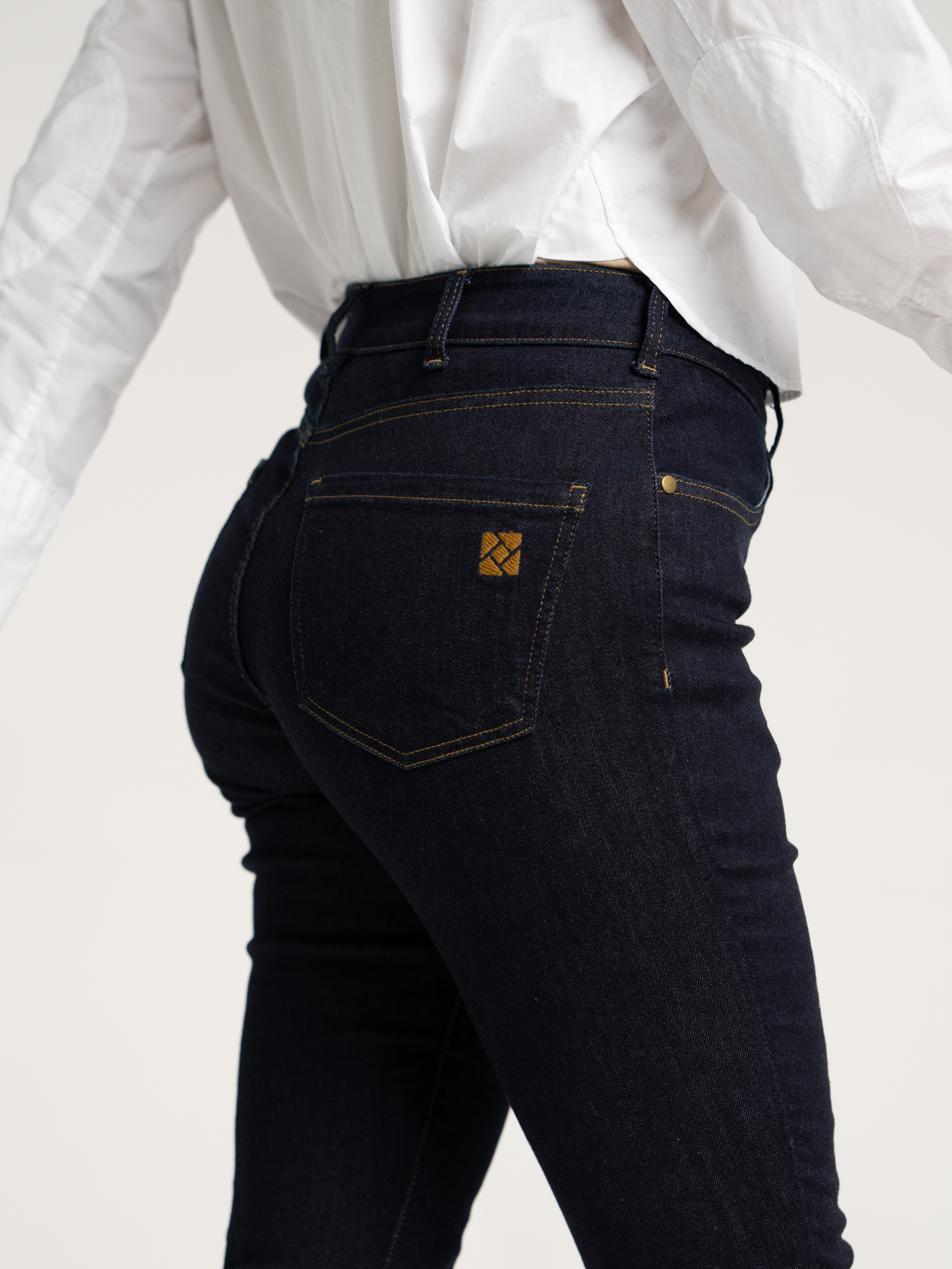 Classic Slim Jean Mid Rise Deep Indigo Wash