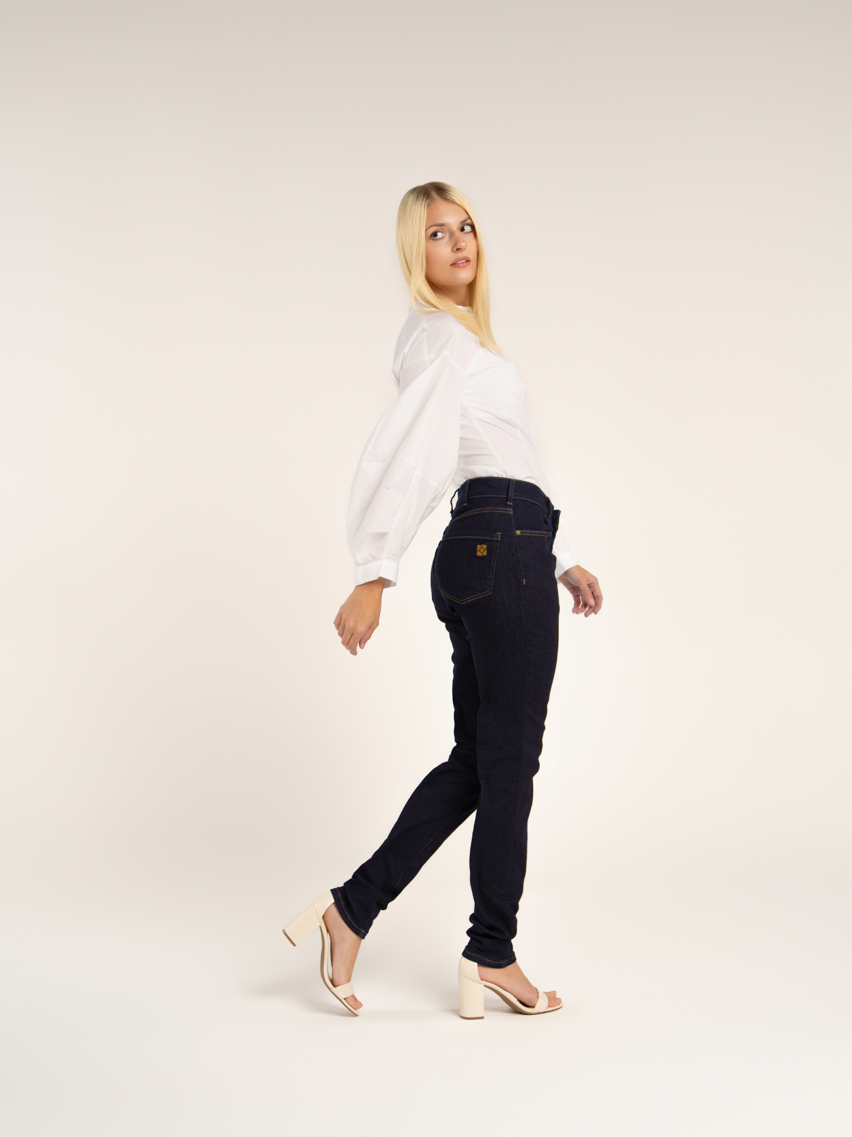 Classic Slim Jean Mid Rise Deep Indigo Wash